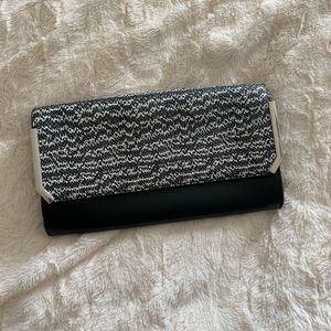 VINCE CAMUTO CLUTCH
